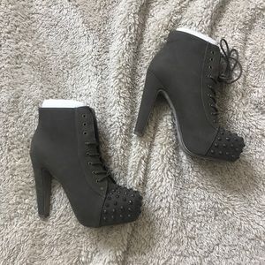 NWT 🏷 Taupe Bootie HEELS